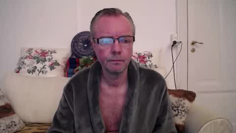 Snapshot of risras chatting on 4, 4, 2026 RisRas online show from 4, 4, 2026