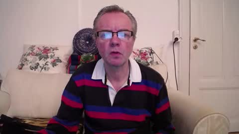 Snapshot of risras chatting on 6, 4, 2026 RisRas online show from 6, 4, 2026