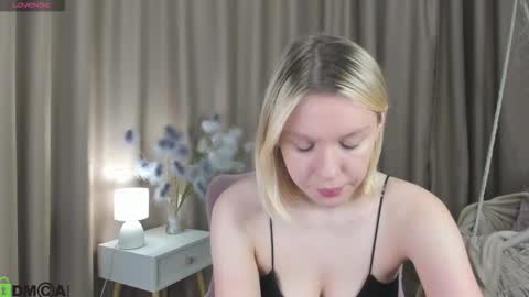 Snapshot of river_stoynee chatting on 18, 10, 2025 river_stoynee online show from 18, 10, 2025