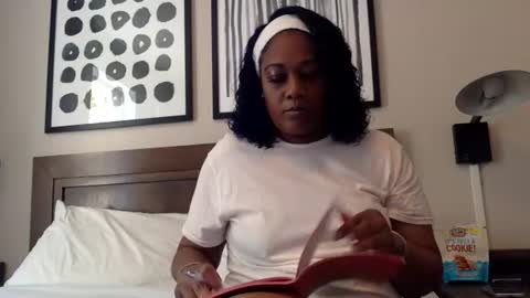 Snapshot of riversaint chatting on 5, 7, 2026 River Saint online show from 5, 7, 2026