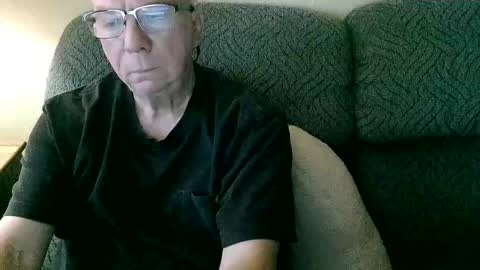 Snapshot of rk504 chatting on 9, 10, 2025 Ron online show from 9, 10, 2025