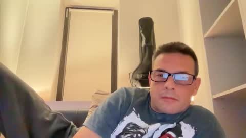 Darrius online show from 1, 12, 2025