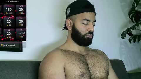 SebasRoa online show from 2, 10, 2025