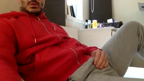 Snapshot of roadbikerider chatting on 11, 2, 2025 20cm online show from 11, 2, 2025