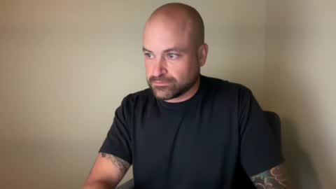 Snapshot of roadking1122 chatting on 27, 10, 2025 roadking1122 online show from 27, 10, 2025