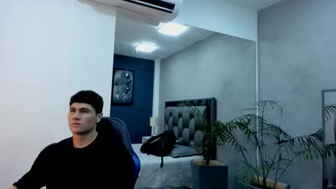 Roan Birkin online show from 17, 12, 2025