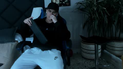 Roan Birkin online show from 3, 3, 2026