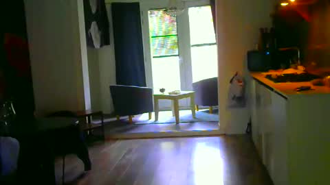 Snapshot of rober10000 chatting on 12, 10, 2025 rober10000 online show from 12, 10, 2025