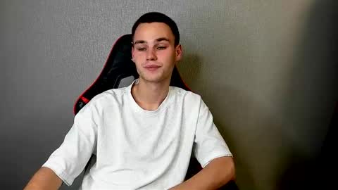 Snapshot of robert10211 chatting on 18, 11, 2025 robert10211 online show from 18, 11, 2025