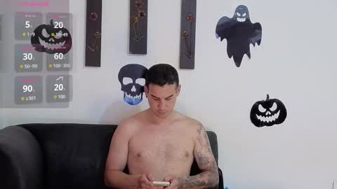 Snapshot of robert_kloe chatting on 7, 10, 2025 Robert and Kloe online show from 7, 10, 2025