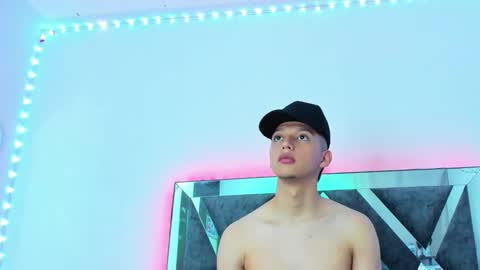 Snapshot of robertmiller21 chatting on 11, 3, 2025 Robert Miller And Mael Thompson  online show from 11, 3, 2025