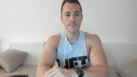 Snapshot of roberto4ever chatting on 28, 5, 2026 roberto4ever online show from 28, 5, 2026