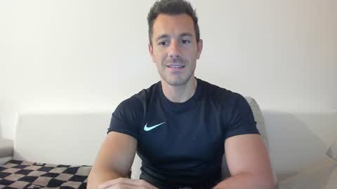 Snapshot of roberto4ever chatting on 23, 6, 2026 roberto4ever online show from 23, 6, 2026