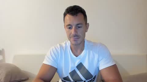 Snapshot of roberto4ever chatting on 12, 7, 2026 roberto4ever online show from 12, 7, 2026