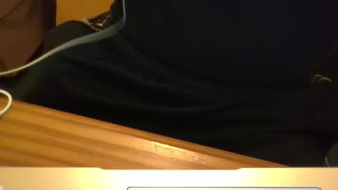 Snapshot of robjh1273 chatting on 7, 6, 2026 Roger online show from 7, 6, 2026