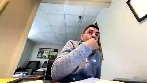 Snapshot of roblatino12 chatting on 14, 11, 2025 roblatino12 online show from 14, 11, 2025