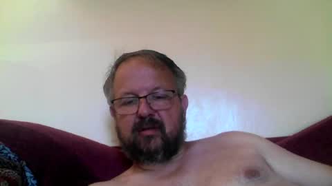 Snapshot of robxx32 chatting on 4, 7, 2026 robxx32 online show from 4, 7, 2026