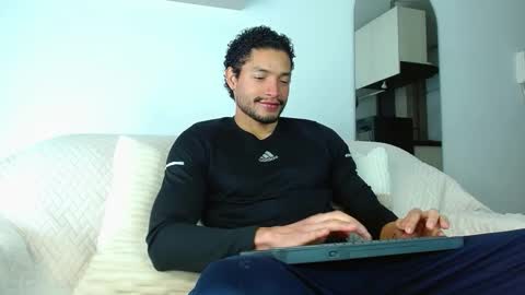 Snapshot of roby_millerr chatting on 10, 10, 2025 roby_millerr online show from 10, 10, 2025