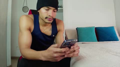 Snapshot of roby_millerr chatting on 4, 11, 2025 roby_millerr online show from 4, 11, 2025