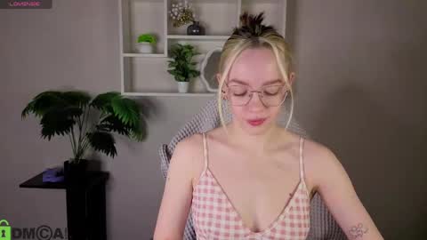 Snapshot of rockett_bunny chatting on 1, 5, 2026 Rockett online show from 1, 5, 2026
