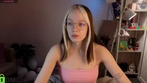 Snapshot of rockett_bunny chatting on 11, 5, 2026 Rockett online show from 11, 5, 2026
