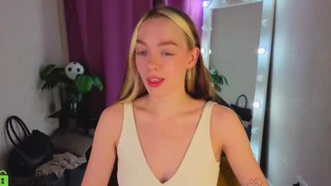 Snapshot of rockett_bunny chatting on 23, 6, 2026 Rockett online show from 23, 6, 2026