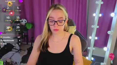 Snapshot of rockett_bunny chatting on 25, 6, 2026 Rockett online show from 25, 6, 2026