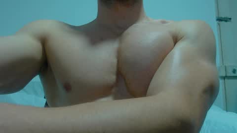 Snapshot of rocky_muscle chatting on 18, 5, 2026 rocky muscle online show from 18, 5, 2026