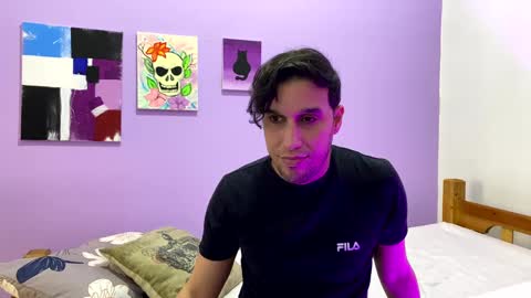 Thiago independent model online show from 15, 2, 2025