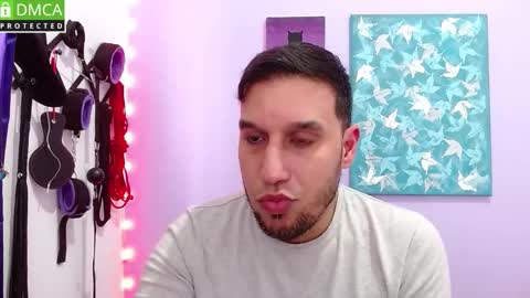 Thiago independent model online show from 16, 11, 2025