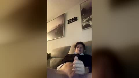 Snapshot of rogerbenid81 chatting on 8, 2, 2026 rogerbenid81 online show from 8, 2, 2026