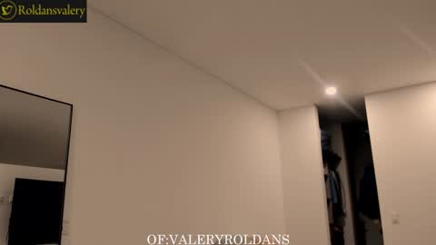 Snapshot of roldansvalery chatting on 12, 1, 2025 Valery Roldans online show from 12, 1, 2025