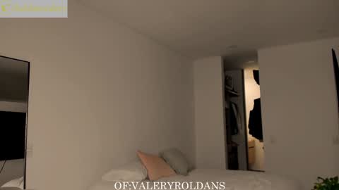 Snapshot of roldansvalery chatting on 20, 1, 2025 Valery Roldans online show from 20, 1, 2025