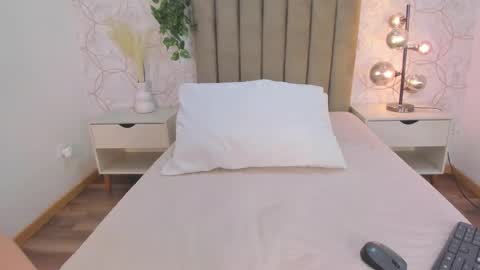   online show from 19, 11, 2025