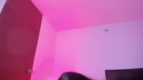 Snapshot of romantik_doll chatting on 3, 7, 2026 zaray online show from 3, 7, 2026