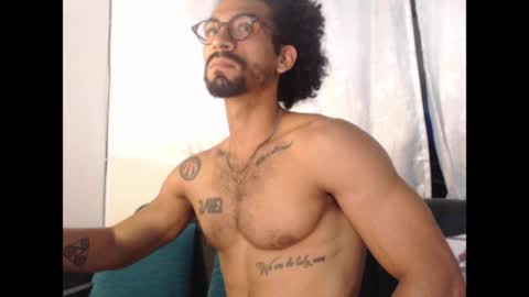 Snapshot of romeocolin_ chatting on 18, 3, 2026 R O M E O online show from 18, 3, 2026