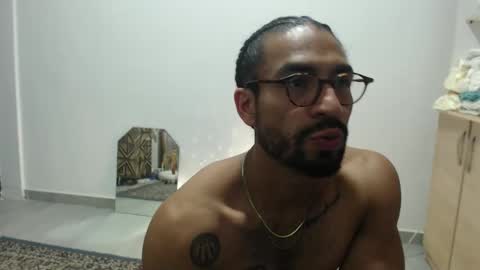 Snapshot of romeocolin_ chatting on 29, 3, 2026 R O M E O online show from 29, 3, 2026