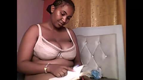 Snapshot of romina_26 chatting on 6, 5, 2026 Romina 26 online show from 6, 5, 2026