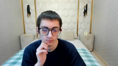 Snapshot of ronbevs chatting on 3, 5, 2026 ronbevs online show from 3, 5, 2026