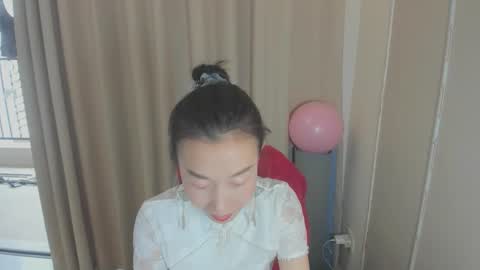 Snapshot of rongrong0329 chatting on 27, 5, 2026 sui sui online show from 27, 5, 2026