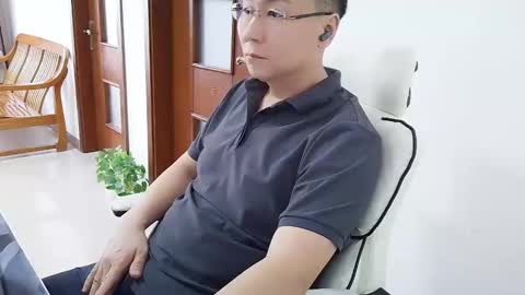 Snapshot of rongtian chatting on 24, 11, 2025 rongtian online show from 24, 11, 2025