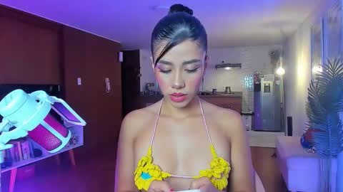 Snapshot of ronieeplay chatting on 3, 5, 2026 Roni online show from 3, 5, 2026