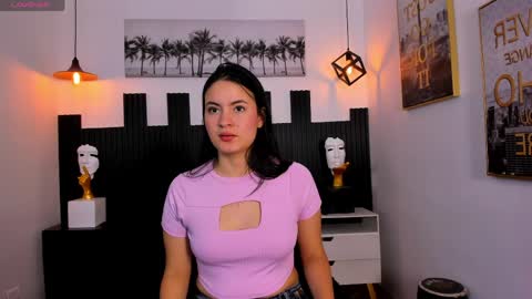 Snapshot of rosaliea chatting on 15, 4, 2026 R O S A L I A online show from 15, 4, 2026