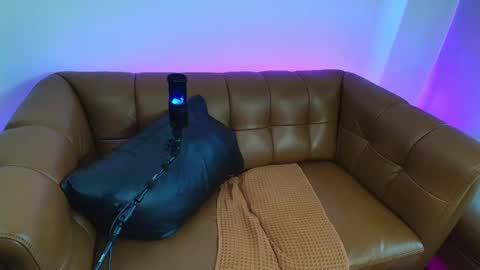 Snapshot of rosaliecaine chatting on 6, 10, 2025 Rosalie Caine online show from 6, 10, 2025