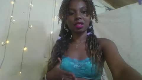 Snapshot of rosalinda933 chatting on 21, 4, 2026 Rosalinda online show from 21, 4, 2026
