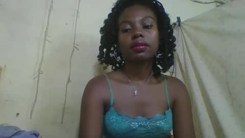 Snapshot of rosalinda933 chatting on 22, 4, 2026 Rosalinda online show from 22, 4, 2026