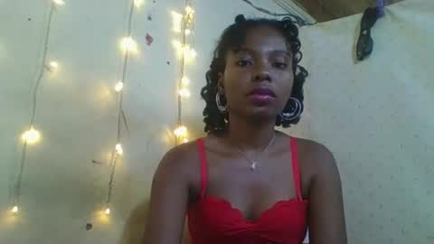 Snapshot of rosalinda933 chatting on 24, 4, 2026 Rosalinda online show from 24, 4, 2026