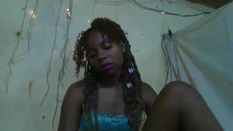 Snapshot of rosalinda933 chatting on 3, 5, 2026 Rosalinda online show from 3, 5, 2026