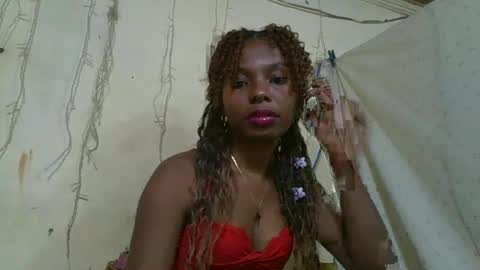 Snapshot of rosalinda933 chatting on 4, 5, 2026 Rosalinda online show from 4, 5, 2026