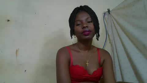 Snapshot of rosalinda933 chatting on 11, 5, 2026 Rosalinda online show from 11, 5, 2026